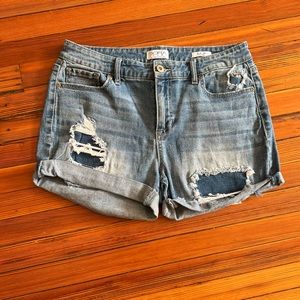 Sofia Vergara Lila Shorts Size 6